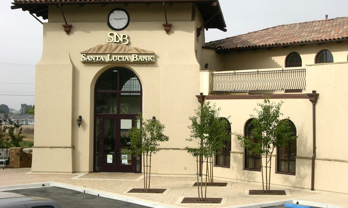 Santa-Lucia-Bank1.jpg